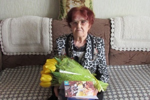 Ветерану труда Евдокии Зотовой исполнилось 90 лет.