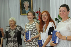 В Центре творческого развития и гуманитарного образования прошла презентация книги Геннадия Неунывахина «Душа в заветной лире».