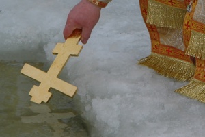 Крещенские купания начнутся в Мысках 18 января в 18.30 часов.