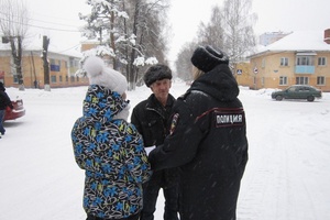 Юные друзья полиции Мысков поучаствовали в областной акции «Дежурство в подарок».