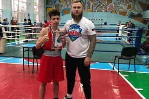 Мысковские боксеры завоевали одну золотую и шесть серебряных медалей на турнире в Осинниках.