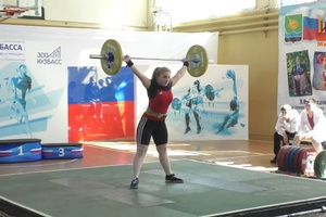 В Мысках прошел Чемпионат Кузбасса по тяжелой атлетике среди мужчин и женщин и областные соревнования по тяжелой атлетике среди юниоров.