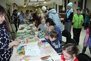 Центральная городская и Центральная детская библиотеки совместно с Городским центром культуры провели для мысковчан «Ночь искусств», которая прошла под девизом «Искусство объединяет».