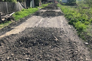 В Мысках приостановлены работы по отсыпке дорог частного сектора.