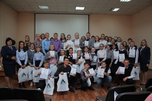 В угольной компании «Южный Кузбасс» подвели итоги творческого конкурса школьников «Моя компания, мой город».