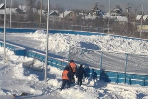 Сегодня начались работы по демонтажу старой хоккейной коробки на спорткомплексе «Энергетик».