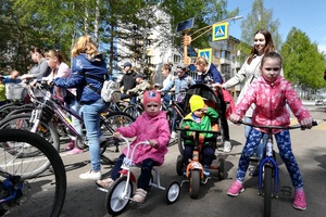Более 250 мысковчан приняли участие в велопробеге, который прошел в Мысках в воскресенье.