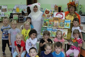 «Книжка на ладошке» - участие в акции с таким названием приняли воспитанники старшей группы детского сада №15.