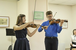 В Мысковской картинной галерее состоялся «Вечер скрипичной музыки».