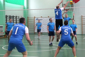 «Южный Кузбасс» сыграл в волейбол.