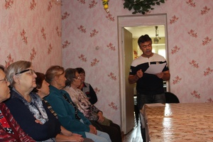 В Центральной городской библиотеке Мысков прошел вечер поэзии для  мысковчан с ограниченными возможностями здоровья.