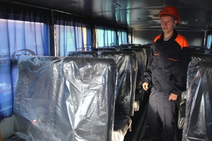 Угольная компания «Южный Кузбасс» приобрела три вахтовых автомобиля КАМАЗ общей стоимостью более 13 млн рублей.