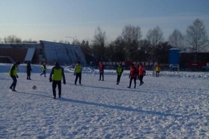 На футбольном поле спортивного комплекса «Энергетик» состоялся блицтурнир по мини-футболу среди мужских команд.