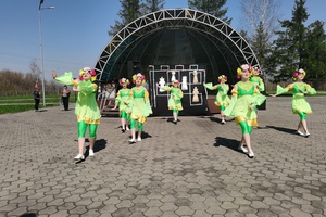 Сегодня в парке «Юбилейный» прошла концертно-игровая программа, посвященная 65-летию города Мыски.