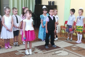 Сегодня в детском саду №12 «Малыш» прошел праздник, посвященный Дню воспитателя и всех дошкольных работников.