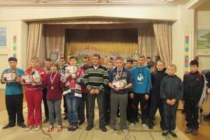 В Мысквском детском доме-интернате прошли соревнования по дартсу среди детей-инвалидов.