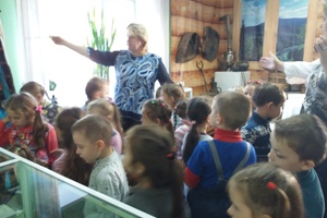 В Мысках дошкольникам рассказали о традициях русского чаепития.