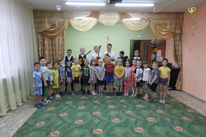 Учащиеся и преподаватели Детской музыкальной школы № 64 побывали в гостях у дошкольников с концертом «Я – музыкант».