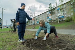 Жители Мысков приняли участие в акции «Сад Памяти».