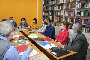 5 октября, Центральная городская библиотека стала местом встречи молодых мысковских авторов с поэтом, членом Союза писателей России Дмитрием Филиппенко