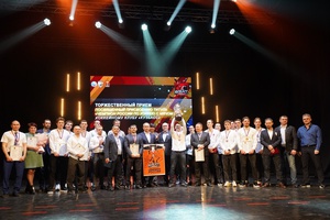 Губернатор Сергей Цивилев наградил игроков хоккейного клуба «КуZбасс».
