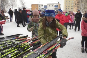 В Мысках для городских школ закупили 120 пар лыж.
