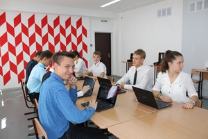 Сегодня в Мысках на базе школы № 12 открылся центр образования цифрового и гуманитарного профилей «Точка роста».