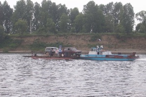 Паром на реке Томь возобновил свою работу.