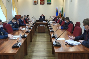 В администрации Мысков прошло внеочередное заседание комиссии по предупреждению и ликвидации чрезвычайных ситуаций и пожарной безопасности.