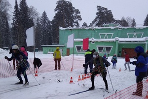 В Новокузнецком районе в Детском оздоровительно-образовательном центре «Сибирская сказка» прошли соревнования «Юный спасатель».
