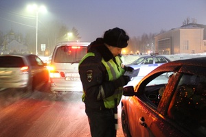 28 февраля в Мысках прошел Всекузбасский рейд по выявлению водителей, нарушающих правила перевозки детей.
