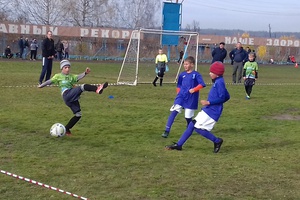Комплексная детско-юношеская спортивная школа провела 13 октября открытый осенний турнир по мини-футболу «Возрождение».