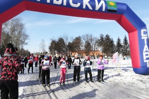 В минувшее воскресенье на Бородинском поле состоялись городские соревнования по лыжным гонкам, посвященные закрытию зимнего спортивного сезона.