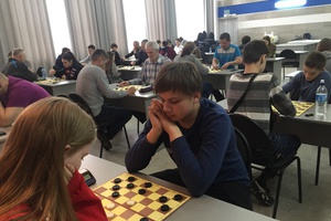 17-18 апреля в Мысках состоялся Кубок Кузбасса по шашкам среди мужчин и женщин (русские шашки, русские шашки – молниеносная игра).
