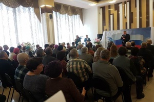 Сегодня в Городском центре культуры прошла встреча главы Мысков Евгения Тимофеева с председателями уличных комитетов.