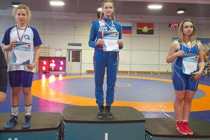 Мысковчанка стала серебряным призером Первенства Кузбасса по вольной борьбе среди юношей и девушек в возрасте до 16 лет.