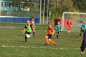 В Мысках на спорткомплексе «Энергетик» состоялся открытый осенний турнир по мини-футболу среди детских команд «Возрождение-2019».