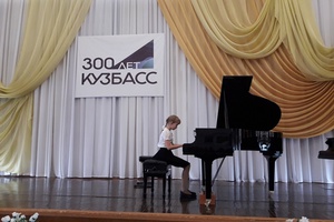 Воспитанники Детской музыкальной школы № 64 успешно выступили на областных конкурсах.