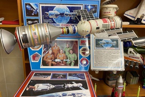 Мысковские школьники смогли побывать на «космической» выставке в школе № 1.