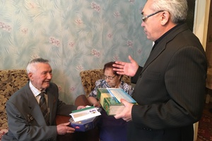 Участнику Великой Отечественной войны Алексею Мелешенко из Мысков исполнилось 95 лет.