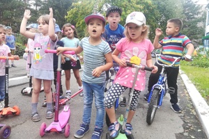 Юные велосипедисты из детского сада № 12 «Малыш» вспомнили правила дорожного движения.