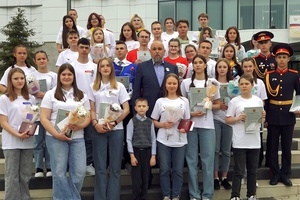 Сергей Цивилев поздравил кузбассовцев с Днем защиты детей.