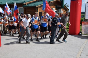 В честь Дня ВДВ в КуZбассе проведен легкоатлетический пробег «Марш-бросок — Своих не бросаем».