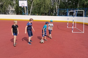 В школе № 5 завершились работы по установке многофункциональных площадок в рамках программы «Дни Москвы в Кузбассе».