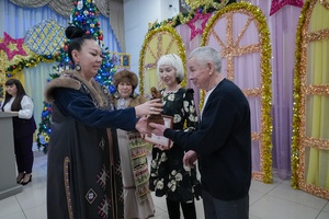 В Городском центре культуры Мысков прошло вручение шорской национальной премии «Шапкай —2023».