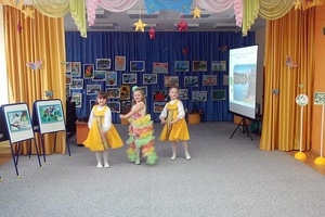 С 28 марта во всех дошкольных учреждениях города открылись выставочные экспозиции в рамках муниципального конкурса «Маленький художник».