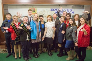 Аман Тулеев встретился с кузбасскими волонтерами.