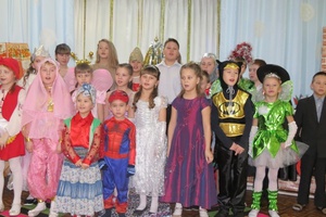 Сотрудники Социально-реабилитационного центра для несовершеннолетних подготовили для своих воспитанников спектакль «Новый год в Простоквашино».