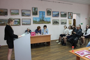 В Центральной городской библиотеке состоялся городской этап Чемпионата России по чтению вслух среди старшеклассников «Страница 18».