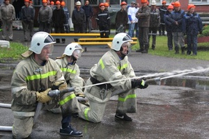 Работники обогатительных фабрик угольной компании «Южный Кузбасс» продемонстрировали навыки в тушении огня в ходе пожарно-прикладной эстафеты.